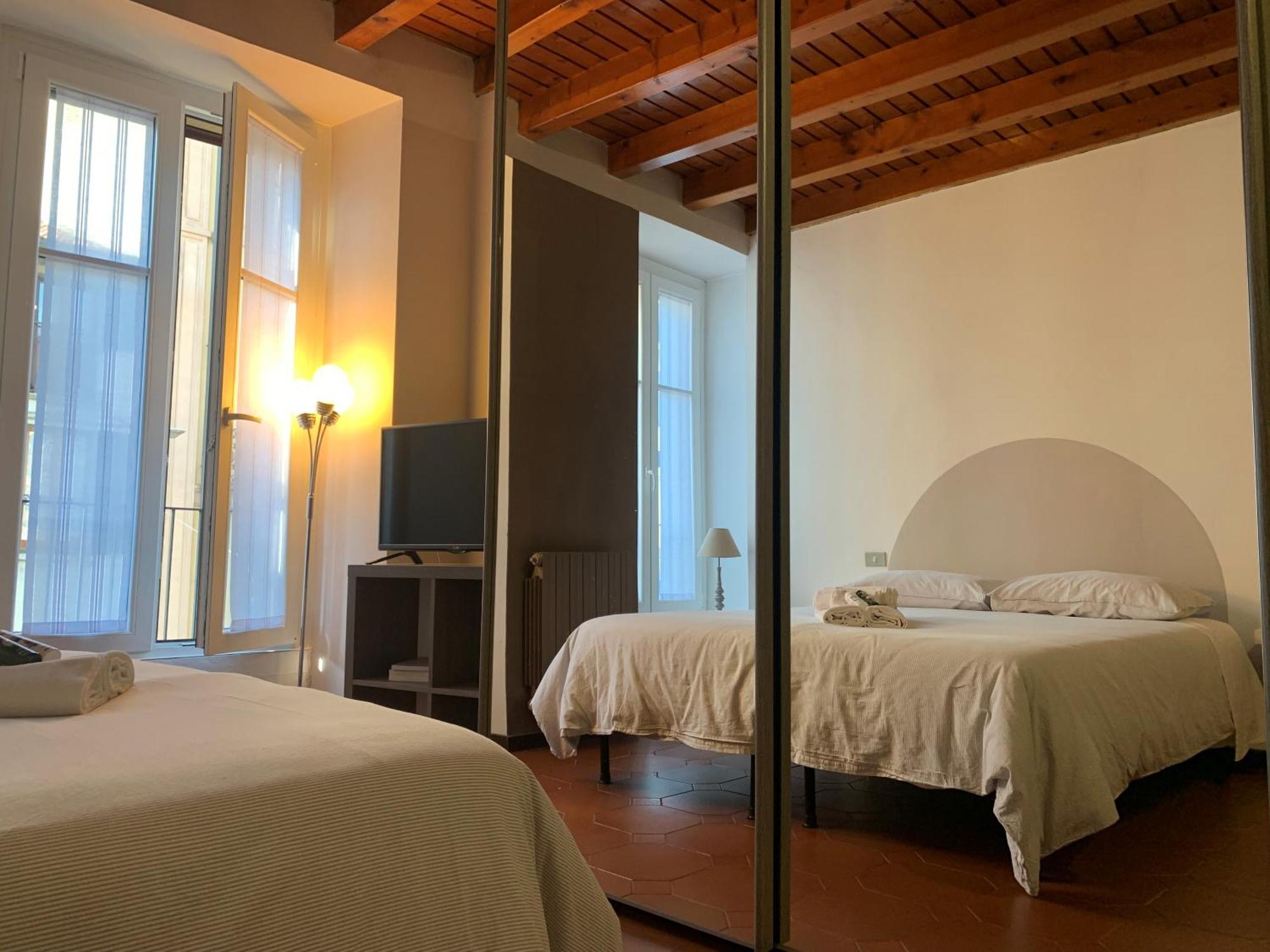 Studio Apartment Una Finestra Su Côme Extérieur photo